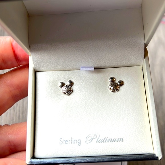 Sold out!! ⚫️❤️ Disney Parks Sterling platinum Mickey Mouse Earrings by CRISLU - Picture 2 of 3